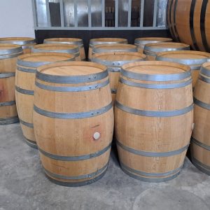 BARRIQUES IN ROVERE CAPACITA' LITRI 225/228 DI TERZO PASSAGGIO UTILIZZATI CON VINO ROSSO ATTREZZATURA USATA