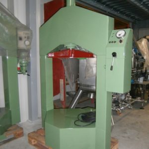 VERTICAL HYDRAULIC PRESS FOR GRAPES
