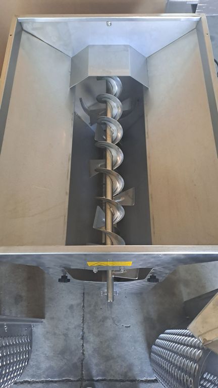 STAINLESS STEEL CRUSHER DESTEMMER MODEL "ARNO 15" NEW MACHINE - Image 3 STAINLESS STEEL CRUSHER DESTEMMER MODEL "ARNO 15" NEW MACHINE - Image 3