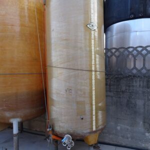 FIBERGLASS TANK VARIABLE CAPACITY FIRM CMP, CAPACITY HL 30 ABOUT, ON LEGS, ROUNDED BOTTOM, SECOND-HAND EQUIPMENT