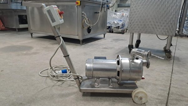 CENTRIFUGAL PUMP IN STAINLESS-STEEL, EBARA FIRM, NEW EQUIPMENT