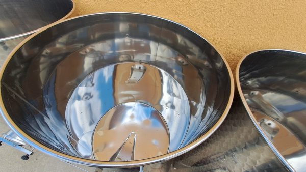 SERBATOI IN ACCIAIO INOX CAPACITA’ LITRI 1000 MODELLO PNEUMATICO COPERCHIO GALLEGGIANTE SENZA PORTA, FONDO BOMBATO ATTREZZATURA DI NUOVA COSTRUZIONE - immagine 3