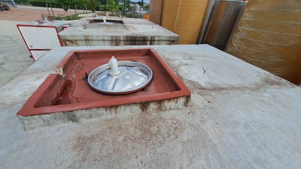 CONCRETE TANK FOR WINE CAPACITY LITERS 5000 (HL 50), SECON HAND EQUIPMENT - Image 3
