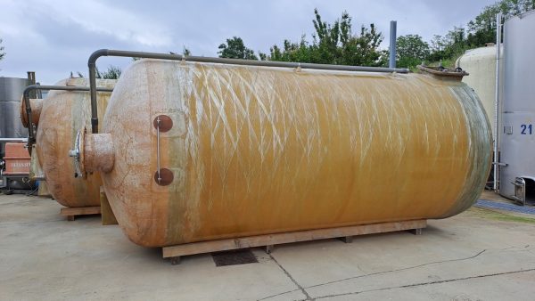 SERBATOI IN VETRORESINA MODELLO STOCCAGGIO/VINIFICAZIONE  MARCA GIMAR, CAPACITA’ 200 HL, CON FONDO PIANO, ATTREZZATURA USATA - immagine 2