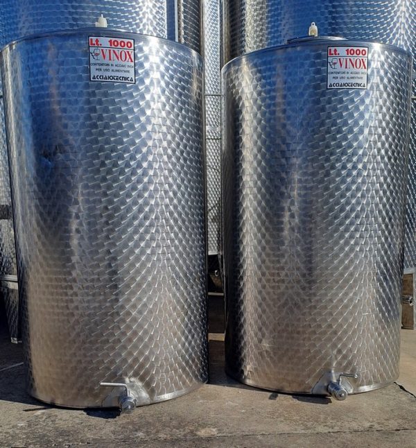 SERBATOI IN ACCIAIO INOX MODELLO STOCCAGGIO, CAPACITA’ 1000 LITRI A FONDO PIANO, ATTREZZATURA USATA