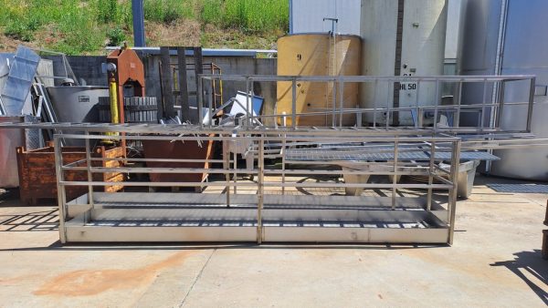 SERBATOI IN VETRORESINA MODELLO STOCCAGGIO/VINIFICAZIONE  MARCA GIMAR, CAPACITA’ 200 HL, CON FONDO PIANO, ATTREZZATURA USATA - immagine 10