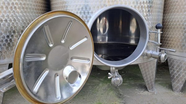SERBATOI IN ACCIAIO INOX, CAPACITA’ 2500 LITRI, MODELLO STOCCAGGIO A FONDO BOMBATO, ATTREZZATURA DI NUOVA COSTRUZIONE - immagine 5