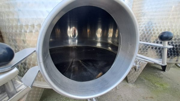 SERBATOI IN ACCIAIO INOX, CAPACITA’ 2500 LITRI, MODELLO STOCCAGGIO A FONDO BOMBATO, ATTREZZATURA DI NUOVA COSTRUZIONE - immagine 4