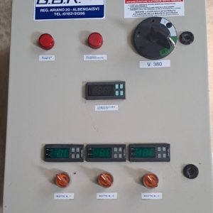 QUADRO ELETTRICO CON 4 TEMROSTATI PER CONTROLLO TEMPERATURE SERBATOI, ATTREZZATURA USATA