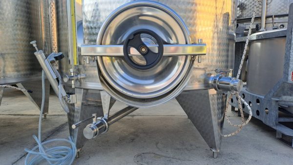 SERBATOI IN ACCIAO INOX, COPERCHIO GALLEGGIANTE A FONDO CONICO, MARCA LAINOX, CAPACITÀ LITRI 2500 (HL 25), ATTREZZATURA USATA - immagine 3