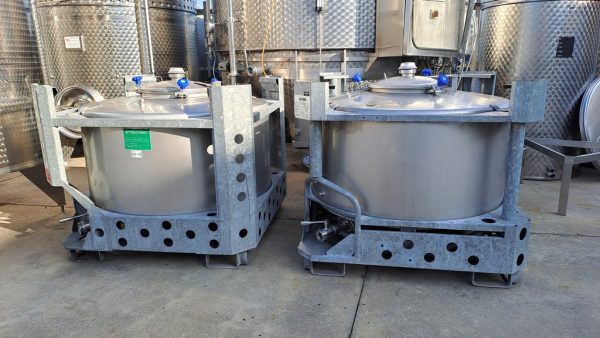 SERBATOI PALLETTIZZATI, MARCA AZZINI, CAPACITA’ 500 LITRI, ATTREZZATURA USATA - immagine 9