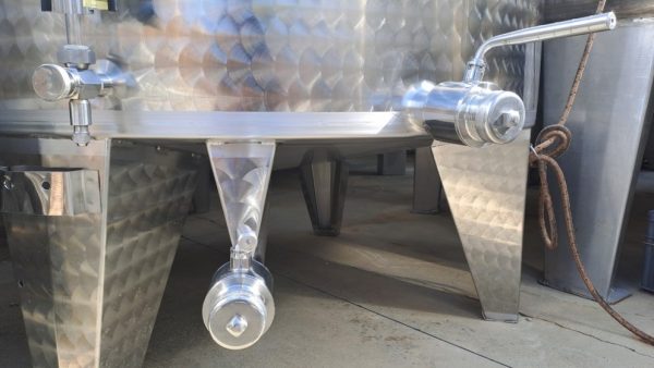 STAINLESS STEEL TANKS, LAINOX FIRM, CONICAL BOTTOM FLOATING LID WITHOUT MANHOLE, LITER CAPACITY 2500 (HL 25), SECOND-HAND EQUIPMENT - Image 3