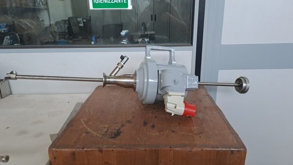 AGITATORE CON ALBERO ESTRAIBILE, MARCA F.O.R.T., ATTREZZATURA USATA