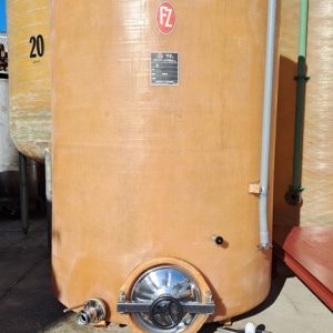 SERBATOIO IN VETRORESINA MODELLO STOCCAGGIO/VINIFICAZIONE , CAPACITA’ 50 HL, FONDO PIANO, ATTREZZATURA USATA