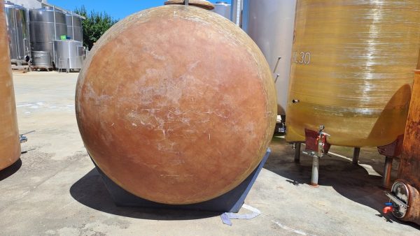 SERBATOIO IN VETRORESINA ORIZZONTALE  MOD. STOCCAGGIO, CAPACITÀ TOTALE 50 HL CIRCA, ATTREZZATURA USATA - immagine 3