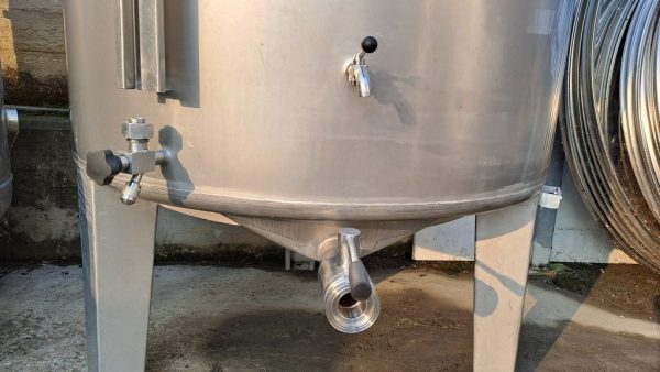 STAINLESS STEEL TANKS, CONICAL BOTTOM FLOATING LID, AZZINI FIRM, LITER CAPACITY 2300 (HL 23), SECOND-HAND EQUIPMENT - Image 3