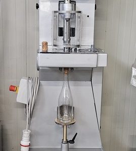 SEMIAUTOMATIC BERTOLASO CORKING MACHINE, FOR MUSHROOM/NATURAL CORKS, SECOND-HAND MACHINE