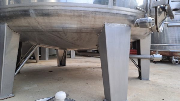 STAINLESS STEEL TANKS CAPACITY HL 100 ABOUT, STORAGE/WINEMAKING MODEL, ROUNDED BOTTOM WITH PLATE, SECOND-HAND EQUIPMENT - Image 3