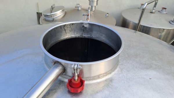 STAINLESS STEEL TANKS CAPACITY HL 100 ABOUT, STORAGE/WINEMAKING MODEL, ROUNDED BOTTOM WITH PLATE, SECOND-HAND EQUIPMENT - Image 8