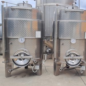 STAINLESS STEEL TANKS CAPACITY LITERS 1500 (15 HL) STORAGE MODEL WITH INSULATED COOLING BAND AND BOTTOM HEATED, SECOND HAND MACHINE