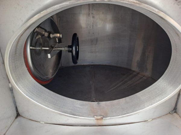 STAINLESS STEEL TANK STORAGE/WINEMAKING MODEL CAPACITY LITERS 3000 (HL 30) WITH TOTAL INSULATION, SECOND-HAND EQUIPMENT - Image 3