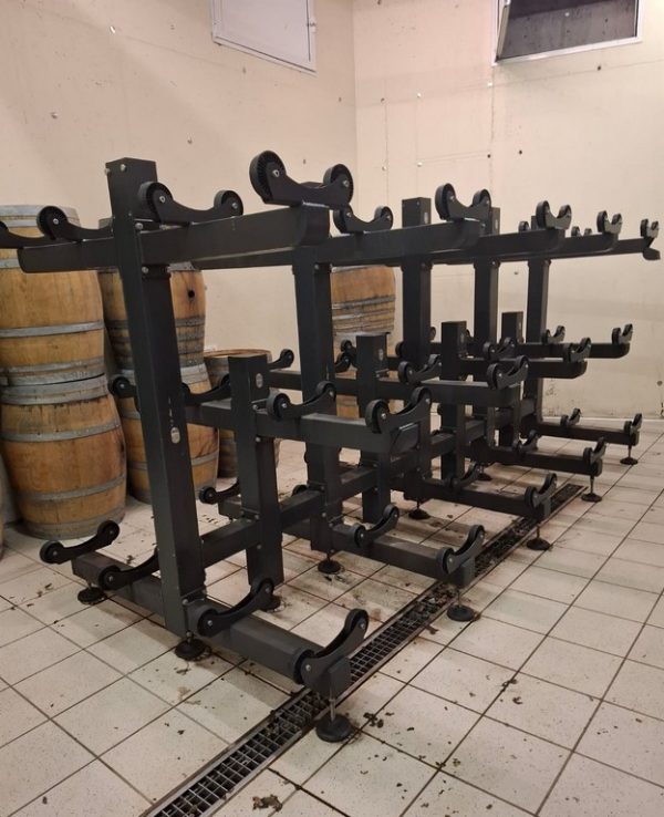 28-SLOT PAINTED IRON BARRIQUE SUPPORT, USED EQUIPMENT - Image 6