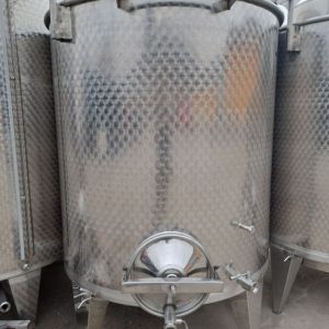STAINLESS STEEL TANK, ALBRIGI FIRM, INCLINED FLAT BOTTOM FLOATING LID, LITER CAPACITY 25 HL (LITERS 2500), SECOND-HAND EQUIPMENT