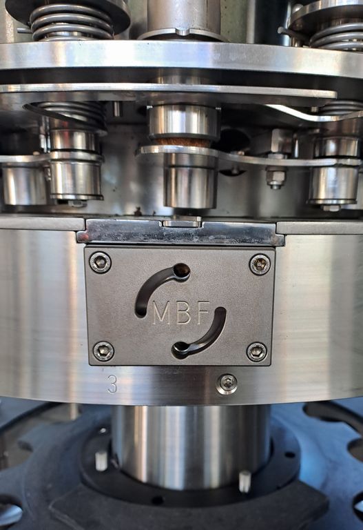 MBF 12-HEAD CORKING MACHINE FOR MUSHROOM AND NATURAL CORKS, MODEL CORKMATIC R/S, WITH NERI CAP FEEDER, USED MACHINE - Image 17 MBF 12-HEAD CORKING MACHINE FOR MUSHROOM AND NATURAL CORKS, MODEL CORKMATIC R/S, WITH NERI CAP FEEDER, USED MACHINE - Image 17