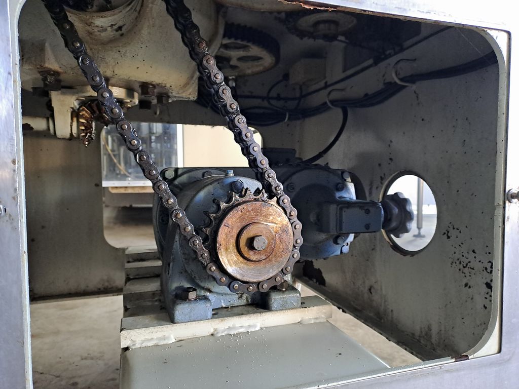 CORKING MACHINE BERTOLASO, MODEL KAPPA 108 8 HEADS FOR PLASTIC MUSHROOM CAP, SECOND-HAND MACHINE - Image 9 CORKING MACHINE BERTOLASO, MODEL KAPPA 108 8 HEADS FOR PLASTIC MUSHROOM CAP, SECOND-HAND MACHINE - Image 9