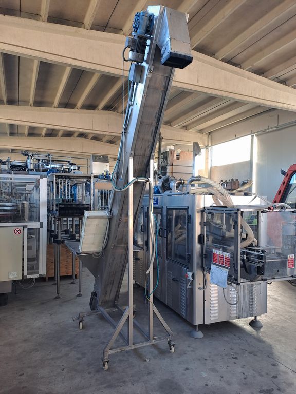 CORKING MACHINE BERTOLASO, MODEL KAPPA 108 8 HEADS FOR PLASTIC MUSHROOM CAP, SECOND-HAND MACHINE - Image 11 CORKING MACHINE BERTOLASO, MODEL KAPPA 108 8 HEADS FOR PLASTIC MUSHROOM CAP, SECOND-HAND MACHINE - Image 11