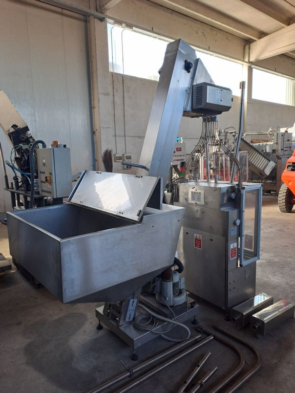 MBF 12-HEAD CORKING MACHINE FOR MUSHROOM AND NATURAL CORKS, MODEL CORKMATIC R/S, WITH NERI CAP FEEDER, USED MACHINE - Image 5 MBF 12-HEAD CORKING MACHINE FOR MUSHROOM AND NATURAL CORKS, MODEL CORKMATIC R/S, WITH NERI CAP FEEDER, USED MACHINE - Image 5