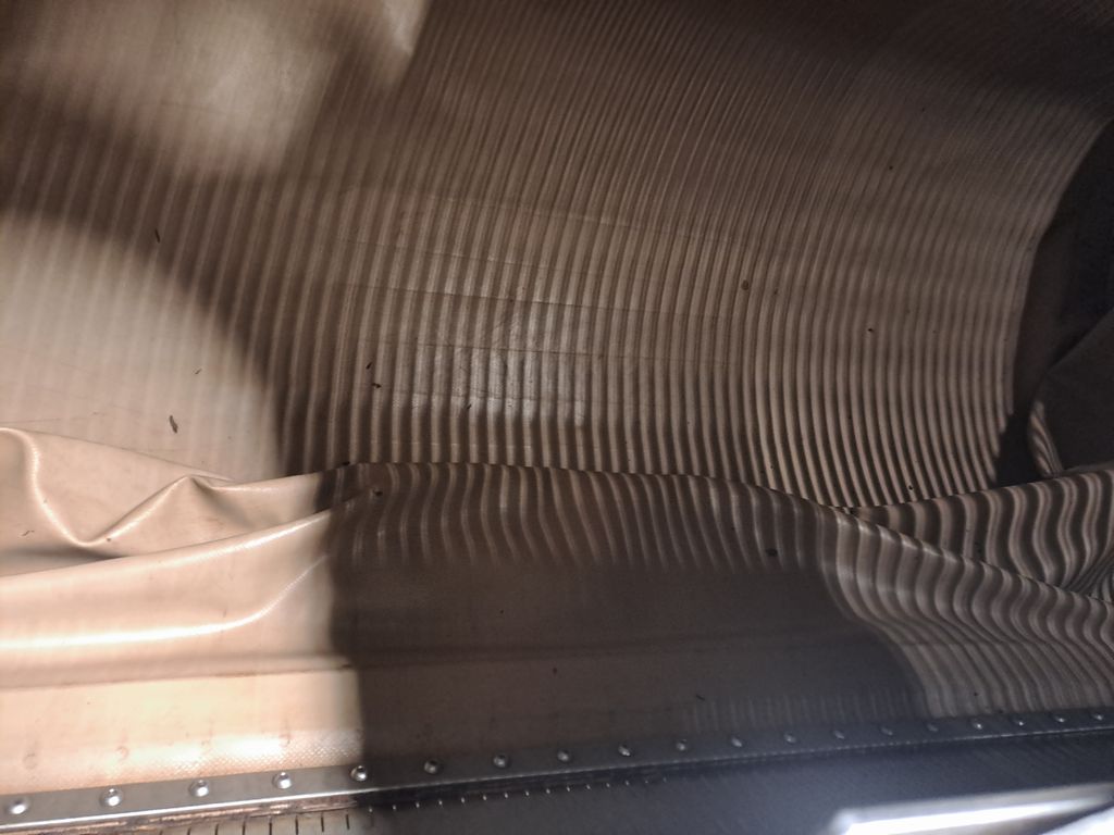 STAINLESS STEEL PNEUMATIC OPEN CYLINDER PRESS WITH MEMBRANE, VELO FIRM, 10 HL, SECOND HAND MACHINE - Image 3 STAINLESS STEEL PNEUMATIC OPEN CYLINDER PRESS WITH MEMBRANE, VELO FIRM, 10 HL, SECOND HAND MACHINE - Image 3