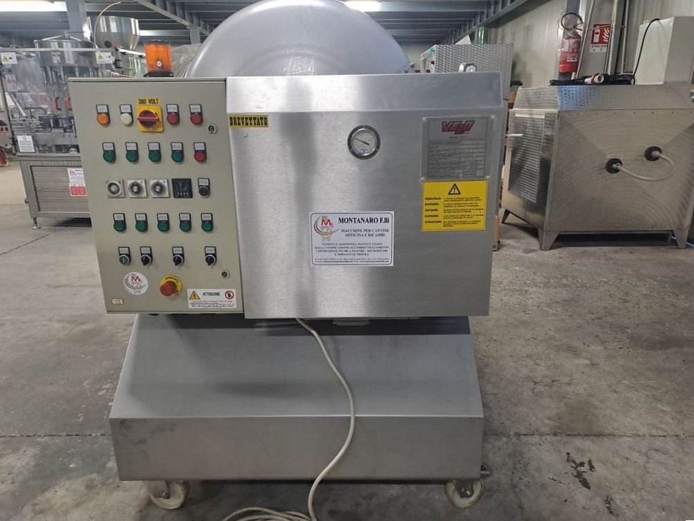 STAINLESS STEEL PNEUMATIC OPEN CYLINDER PRESS WITH MEMBRANE, VELO FIRM, 10 HL, SECOND HAND MACHINE - Image 6 STAINLESS STEEL PNEUMATIC OPEN CYLINDER PRESS WITH MEMBRANE, VELO FIRM, 10 HL, SECOND HAND MACHINE - Image 6