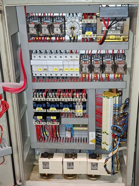 STAINLESS STEEL PNEUMATIC OPEN CYLINDER PRESS WITH MEMBRANE, VELO FIRM, 10 HL, SECOND HAND MACHINE - Image 14 STAINLESS STEEL PNEUMATIC OPEN CYLINDER PRESS WITH MEMBRANE, VELO FIRM, 10 HL, SECOND HAND MACHINE - Image 14