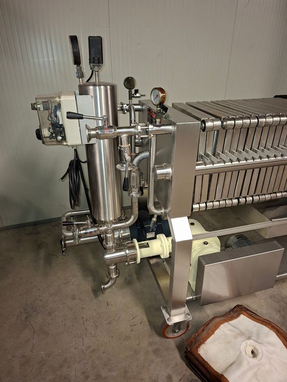 WINE LEES FILTER ROSSETTO 20 PLATES WITH MIXER, SECOND-HAND MACHINE - Image 8 WINE LEES FILTER ROSSETTO 20 PLATES WITH MIXER, SECOND-HAND MACHINE - Image 8