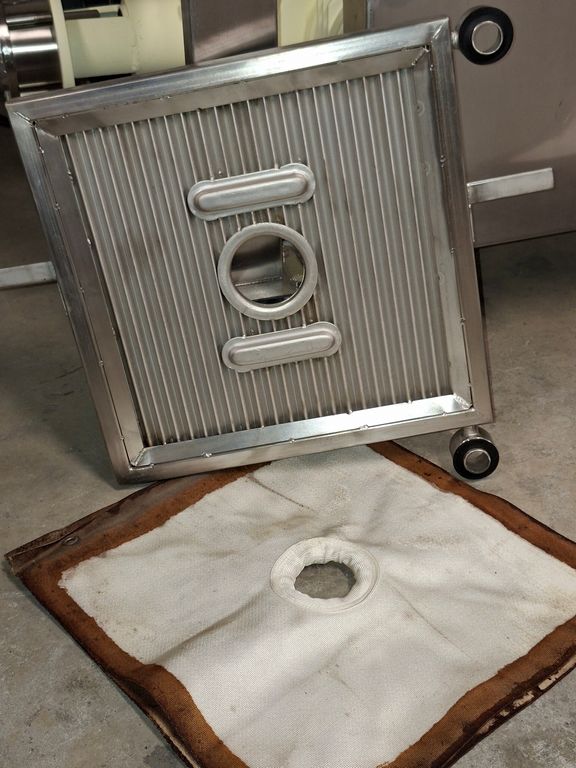 WINE LEES FILTER ROSSETTO 20 PLATES WITH MIXER, SECOND-HAND MACHINE - Image 7 WINE LEES FILTER ROSSETTO 20 PLATES WITH MIXER, SECOND-HAND MACHINE - Image 7