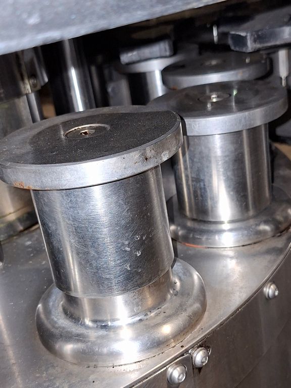 MBF 12-HEAD CORKING MACHINE FOR MUSHROOM AND NATURAL CORKS, MODEL CORKMATIC R/S, WITH NERI CAP FEEDER, USED MACHINE - Image 29 MBF 12-HEAD CORKING MACHINE FOR MUSHROOM AND NATURAL CORKS, MODEL CORKMATIC R/S, WITH NERI CAP FEEDER, USED MACHINE - Image 29