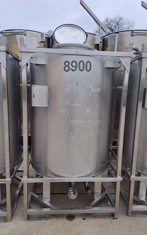 FORK-LIFTABLE/STACKABLE TANKS, CAPACITY 1000 LITERS, SECOND HAND EQUIPMENT - Image 2 FORK-LIFTABLE/STACKABLE TANKS, CAPACITY 1000 LITERS, SECOND HAND EQUIPMENT - Image 2