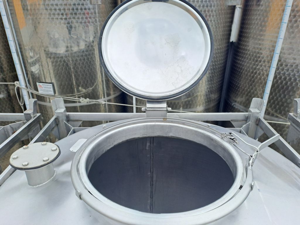 FORK-LIFTABLE/STACKABLE TANKS, CAPACITY 1000 LITERS, SECOND HAND EQUIPMENT - Image 8 FORK-LIFTABLE/STACKABLE TANKS, CAPACITY 1000 LITERS, SECOND HAND EQUIPMENT - Image 8