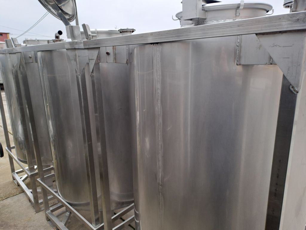 FORK-LIFTABLE/STACKABLE TANKS, CAPACITY 1000 LITERS, SECOND HAND EQUIPMENT - Image 10 FORK-LIFTABLE/STACKABLE TANKS, CAPACITY 1000 LITERS, SECOND HAND EQUIPMENT - Image 10