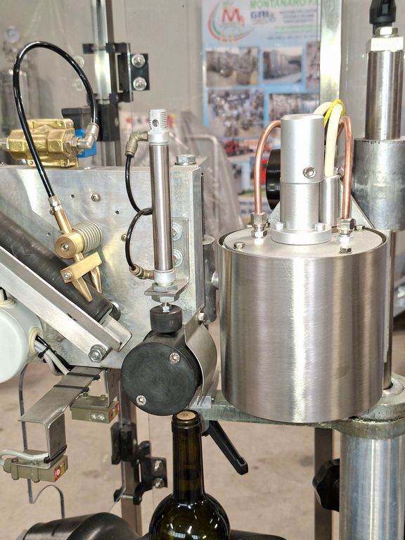 ENOS ADHESIVE LABELLING MACHINE, MODEL PIÙ, WITH 2 STATIONS, SECOND HAND MACHINE - Image 8 ENOS ADHESIVE LABELLING MACHINE, MODEL PIÙ, WITH 2 STATIONS, SECOND HAND MACHINE - Image 8