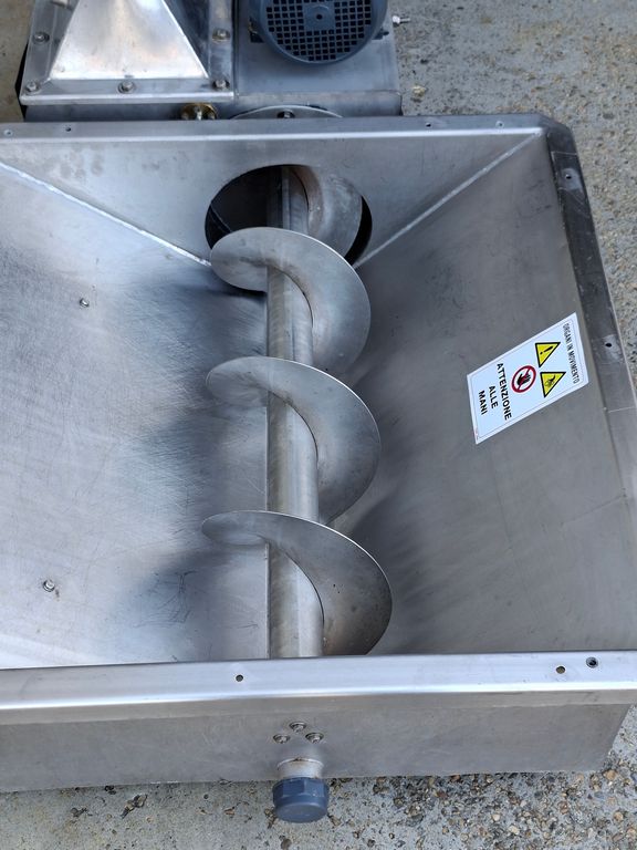 VOLUMETRIC PUMP ELLIPTICAL ROTOR , FOR GRAPES AND POMACE, IN STAINLESS STEEL FIRM ENOVENETA MODEL EVP1, SECOND-HAND MACHINE - Image 5 VOLUMETRIC PUMP ELLIPTICAL ROTOR , FOR GRAPES AND POMACE, IN STAINLESS STEEL FIRM ENOVENETA MODEL EVP1, SECOND-HAND MACHINE - Image 5