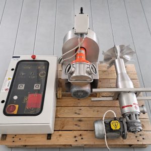 IRRORATORE MOTORIZZATO GIREVOLE CON QUADRO ELETTRICO MARCA BOSIO E POMPA LIVERANI MAJOR 60, ATTREZZATURA USATA