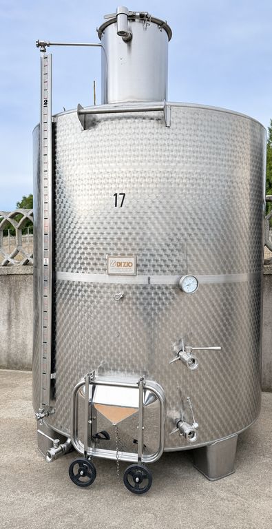 SERBATOIO IN ACCIAIO INOX MARCA DI ZIO, MODELLO VINIFICAZIONE/STOCCAGGIO, CAPACITÀ LITRI 5.000 (HL 50) CIRCA, ATTREZZATURA USATA SERBATOIO IN ACCIAIO INOX MARCA DI ZIO, MODELLO VINIFICAZIONE/STOCCAGGIO, CAPACITÀ LITRI 5.000 (HL 50) CIRCA, ATTREZZATURA USATA