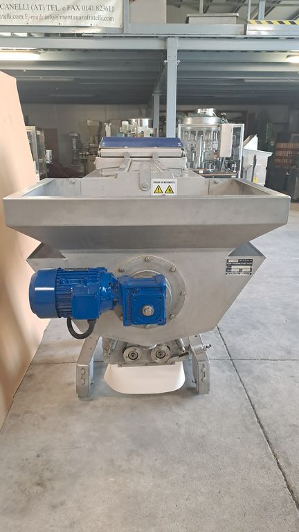 DIRASPA-PIGIATRICE MARCA BUCHER/VASLIN, MODELLO DELTA 2, MACCHINA USATA - immagine 17 DIRASPA-PIGIATRICE MARCA BUCHER/VASLIN, MODELLO DELTA 2, MACCHINA USATA - immagine 17