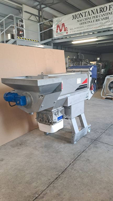 DIRASPA-PIGIATRICE MARCA BUCHER/VASLIN, MODELLO DELTA 2, MACCHINA USATA - immagine 18 DIRASPA-PIGIATRICE MARCA BUCHER/VASLIN, MODELLO DELTA 2, MACCHINA USATA - immagine 18