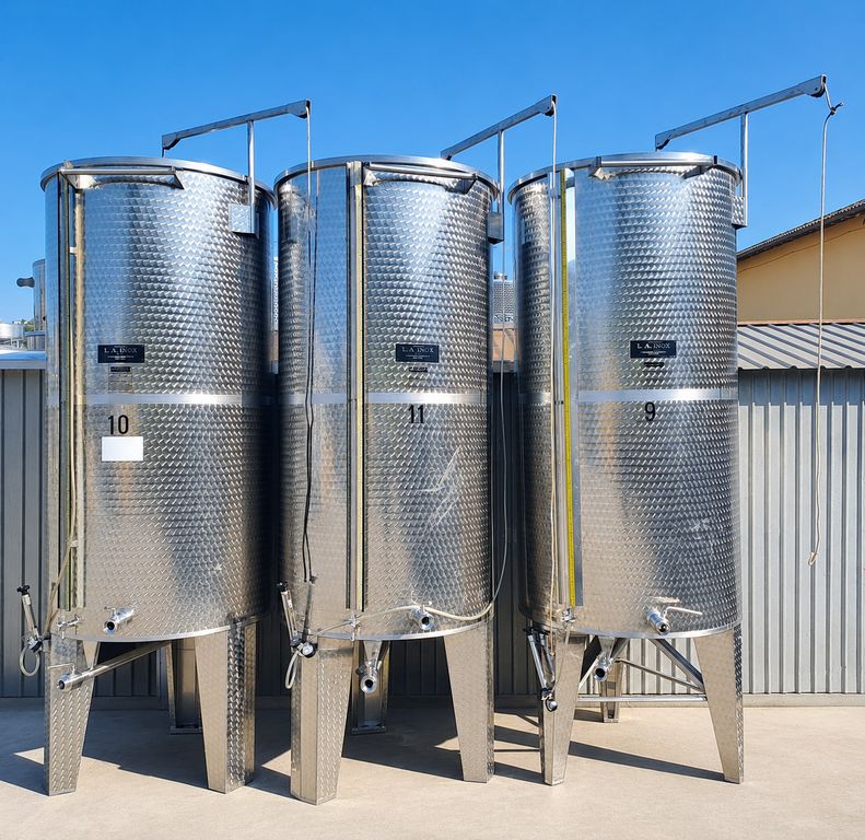 STAINLESS STEEL TANKS, L.A. INOX BRAND LITER CAPACITY LITERS 1500 (HL 15), FLOATING LID MODEL WITH CONICAL BOTTOM, SECOND HAND EQUIPMENT STAINLESS STEEL TANKS, L.A. INOX BRAND LITER CAPACITY LITERS 1500 (HL 15), FLOATING LID MODEL WITH CONICAL BOTTOM, SECOND HAND EQUIPMENT
