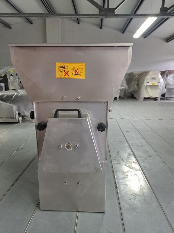 STAINLESS STEEL CRUSHER DESTEMMER MODEL “JOLLY 35” NEW MACHINE - Image 10 STAINLESS STEEL CRUSHER DESTEMMER MODEL “JOLLY 35” NEW MACHINE - Image 10