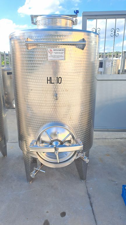 STAINLESS STEEL TANKS WITH CONICAL BOTTOM, CAPACITY 1000 LITER (10 HL) ABOUT, STORAGE MODEL, USED EQUIPMENT - Image 4 STAINLESS STEEL TANKS WITH CONICAL BOTTOM, CAPACITY 1000 LITER (10 HL) ABOUT, STORAGE MODEL, USED EQUIPMENT - Image 4