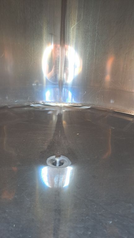 STAINLESS STEEL TANKS WITH CONICAL BOTTOM, CAPACITY 1000 LITER (10 HL) ABOUT, STORAGE MODEL, USED EQUIPMENT - Image 8 STAINLESS STEEL TANKS WITH CONICAL BOTTOM, CAPACITY 1000 LITER (10 HL) ABOUT, STORAGE MODEL, USED EQUIPMENT - Image 8